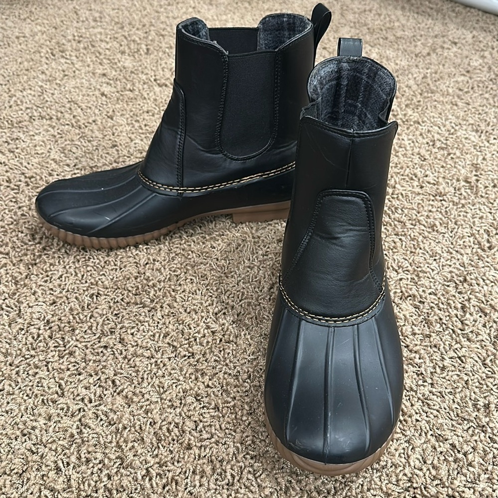 Mission-555 size 9 Rain Boots- new without tags